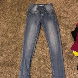 Cute Blue Jeans with some fun Detail!